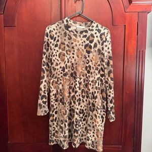 Entro leopard print light weight sweater dress, women's size Medium